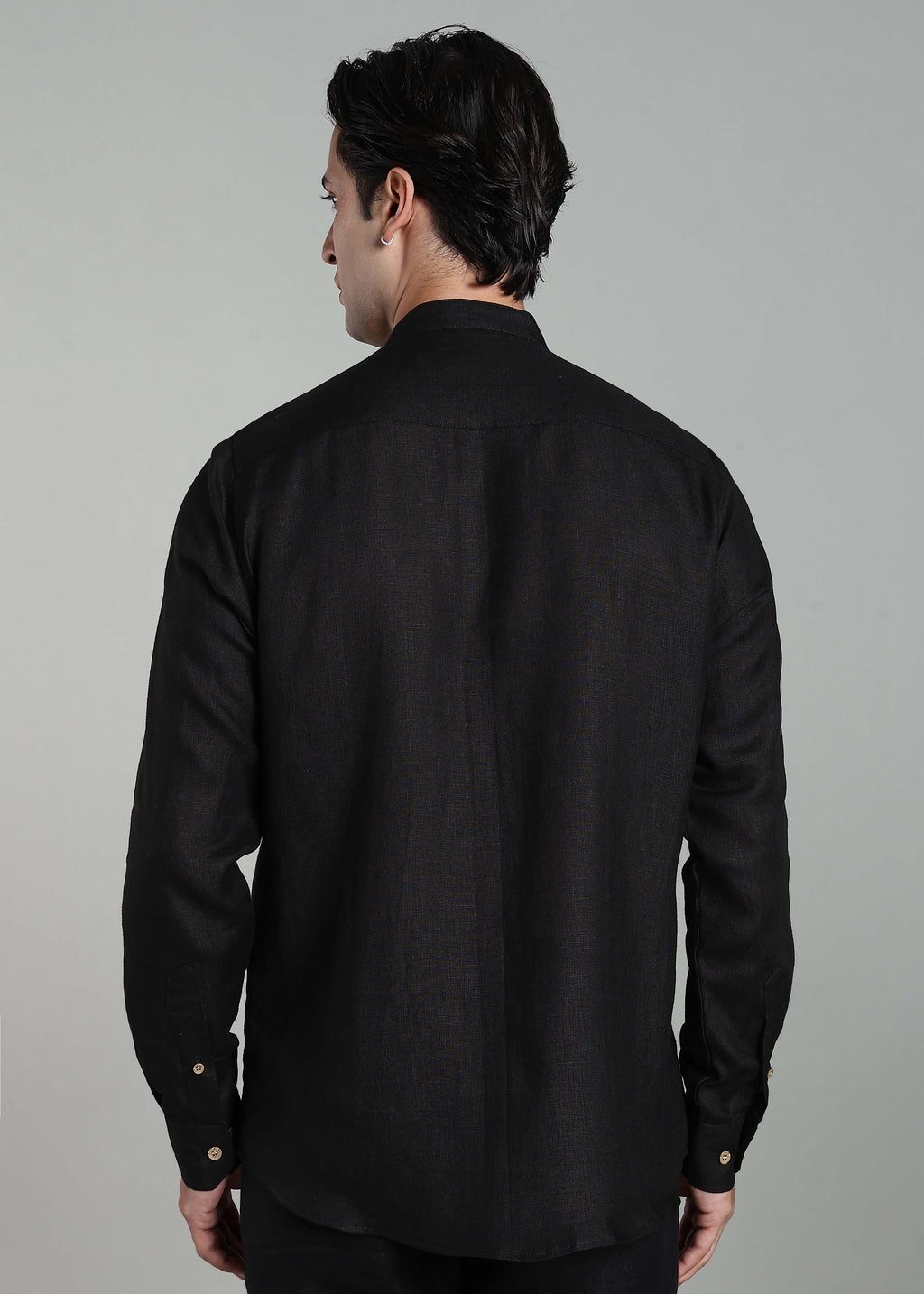 Craig Pure Linen V-Neck Shirt in Black for Men - gallery