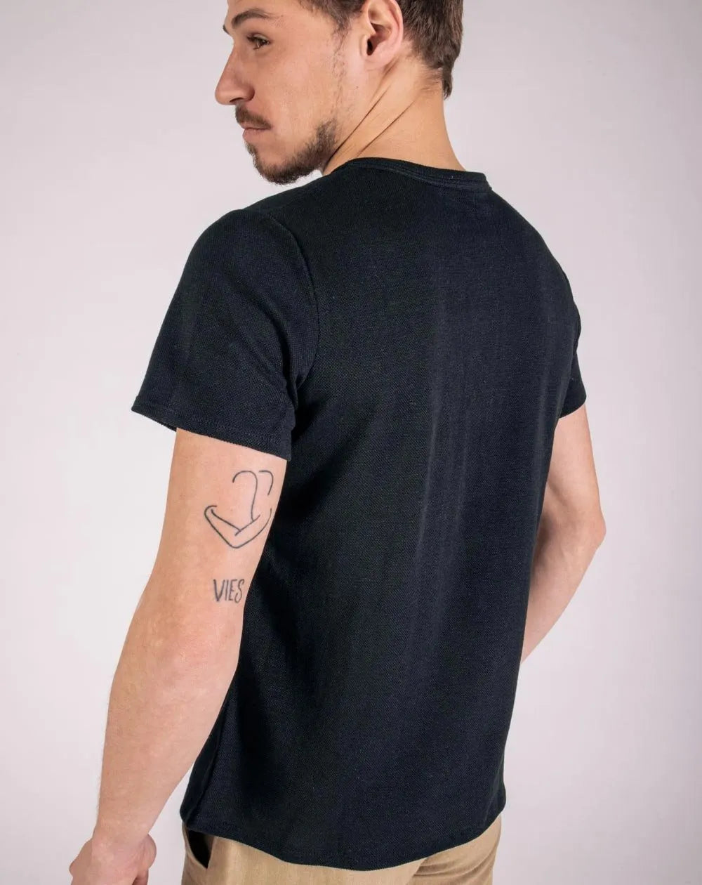 Zorrie Black Pure Linen Polo — Pearlescent Buttons for Men — gallery