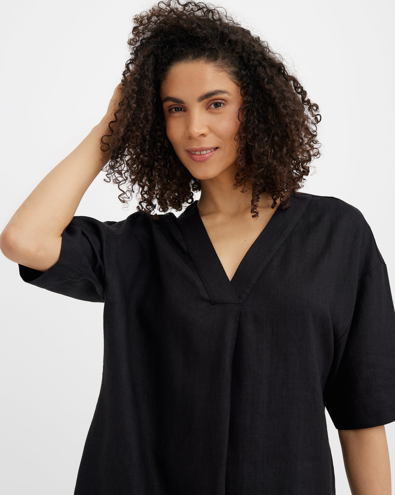 Linen Tunic Dress Waikiki in Black - gallery