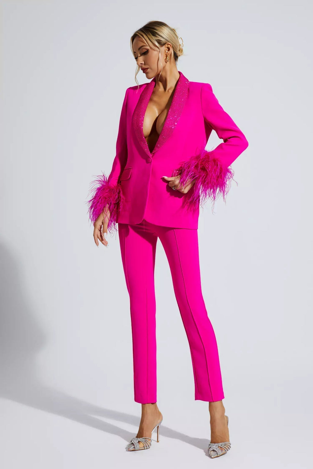 Feather-Accented Blazer Set Adorned with Diamonds