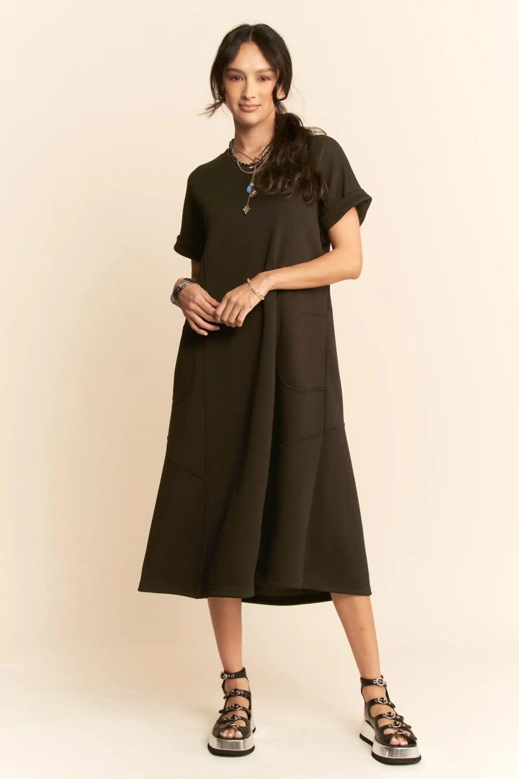 Relaxed Crew-Neck Midi Dress for Women — Patch Pockets Everyday - detail