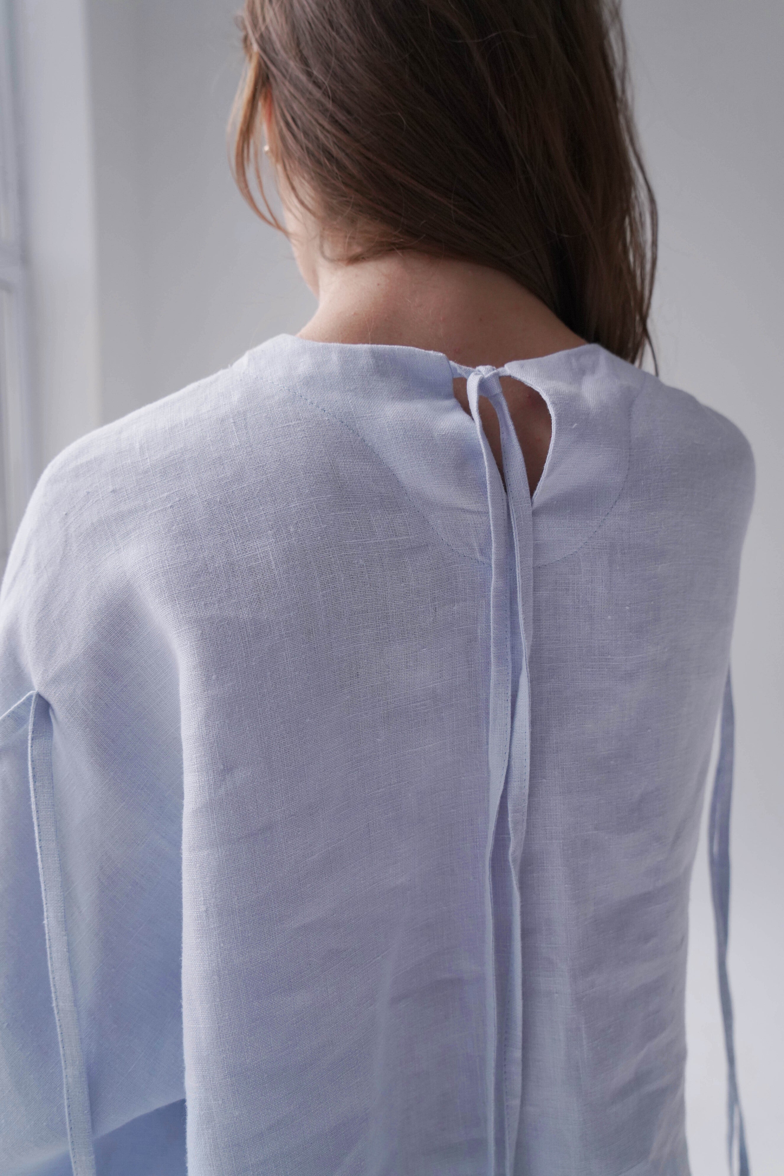 Linen Crop Blouse Olea in Light Blue for Women - gallery