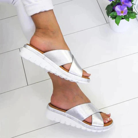 Kira - Comfortable Women's Slippers
