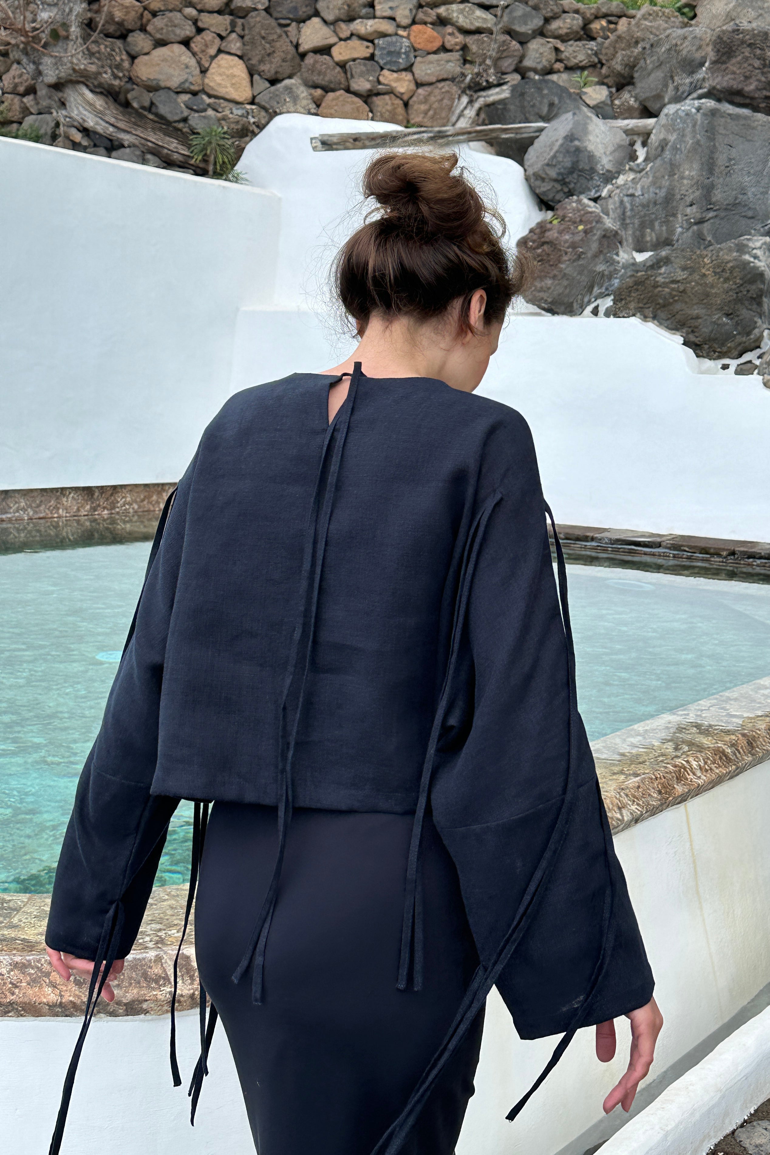 Linen Crop Blouse Olea in Dark Blue for Women - gallery