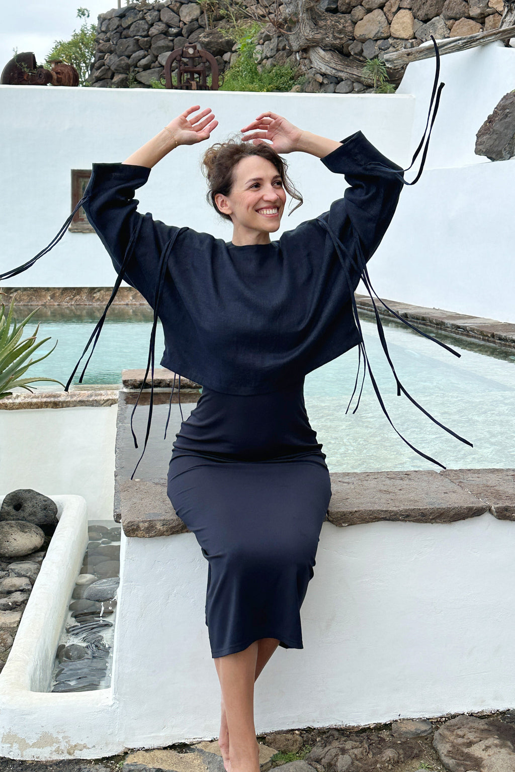 Linen Crop Blouse Olea in Dark Blue for Women - gallery