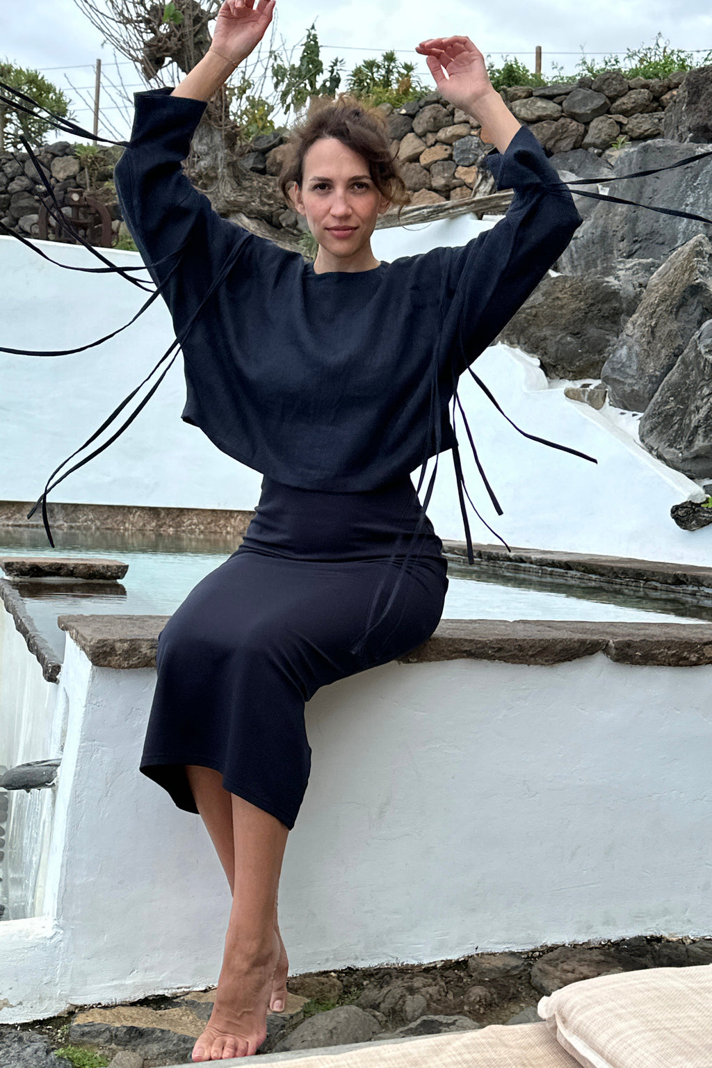 Linen Crop Blouse Olea in Dark Blue for Women - gallery