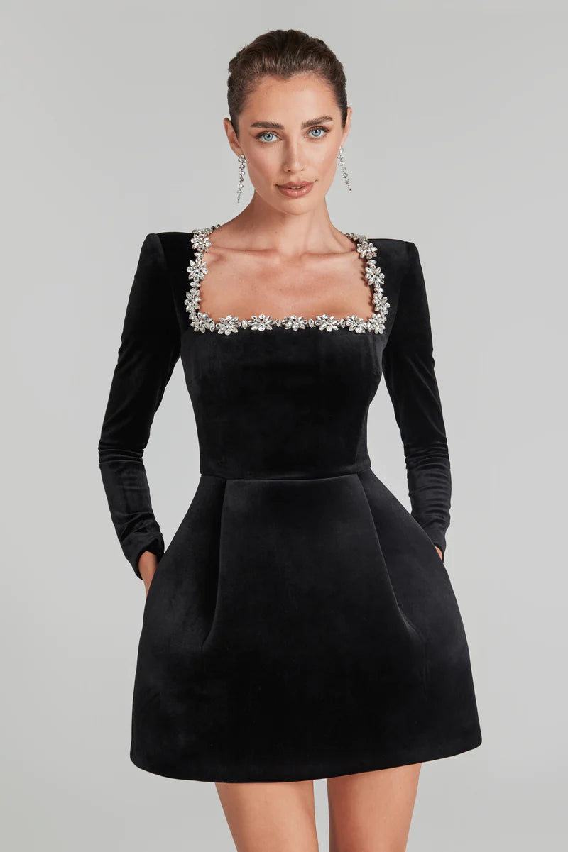 Emilia - Stylish Velvet Dress with Elegant Square Neckline