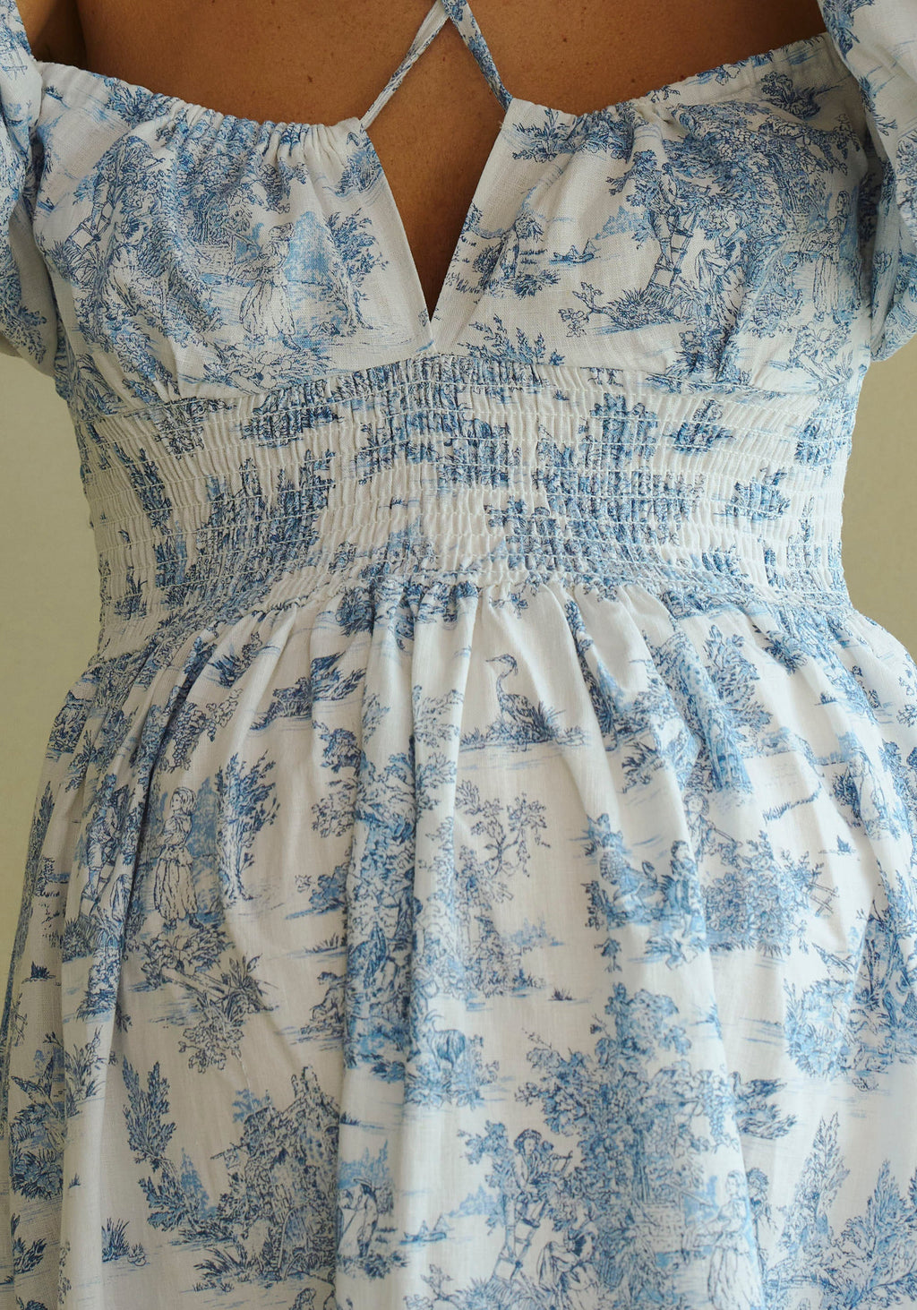 The Linen Dress in Paris - gallery