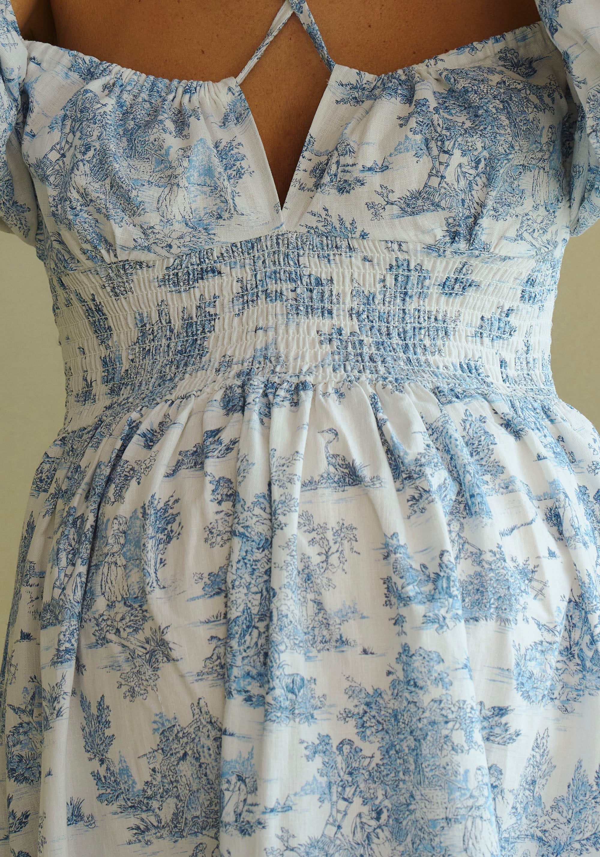 The Linen Dress in Paris - gallery