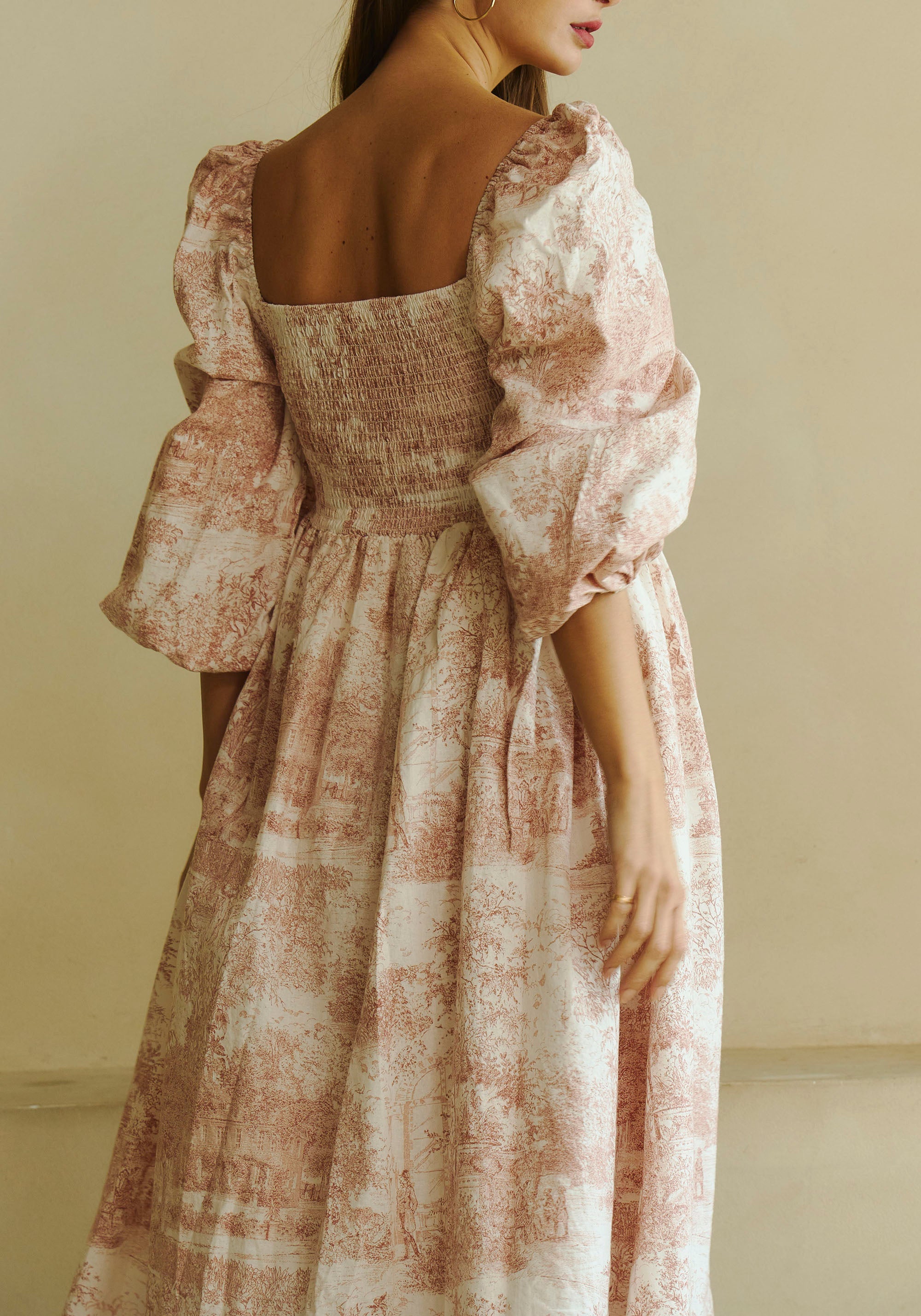 The Linen Dress in Paris - gallery