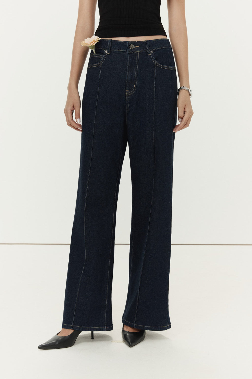 Straight-Leg Mainline Jeans for Women - gallery