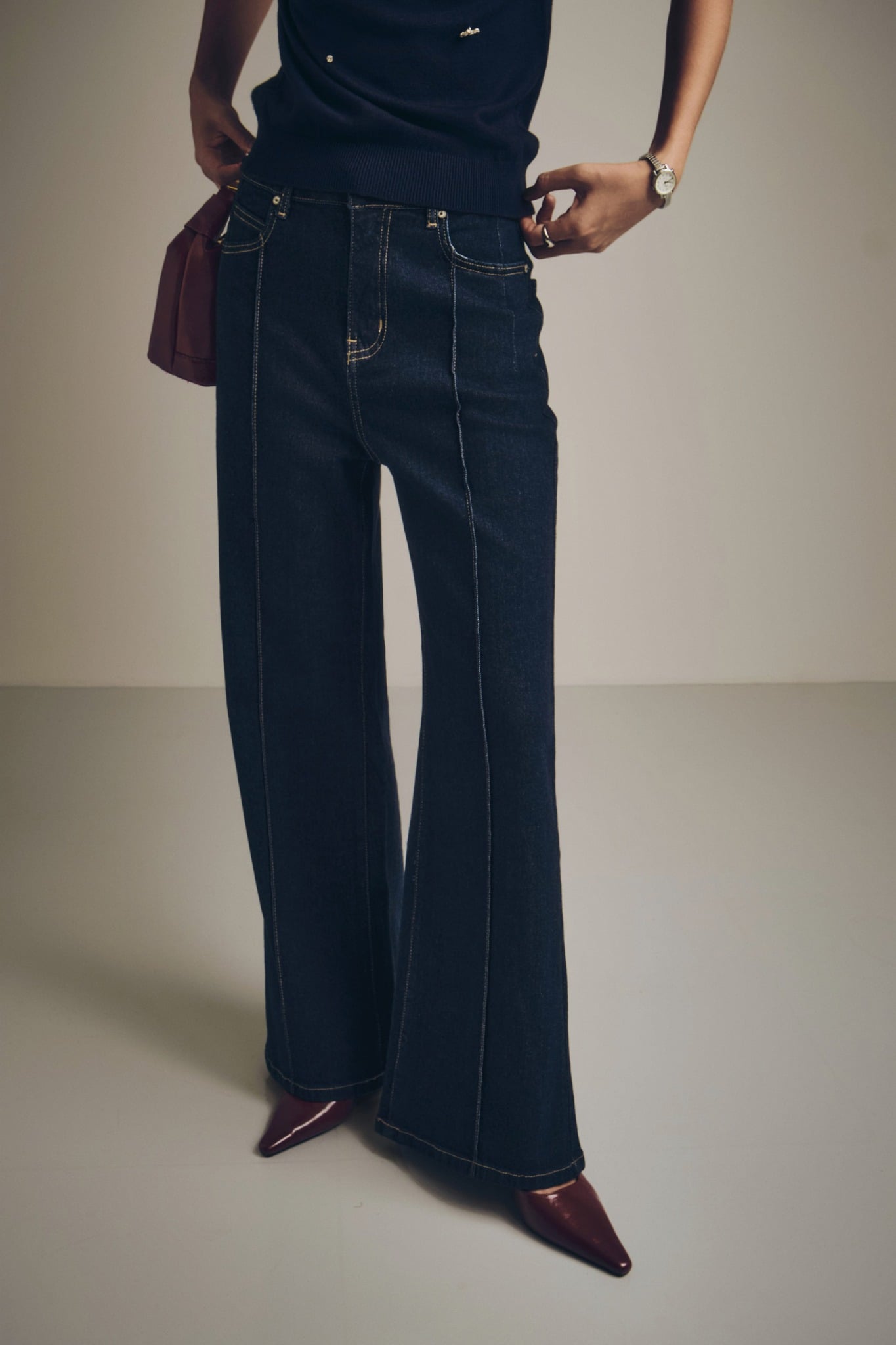 Straight-Leg Mainline Jeans for Women - gallery