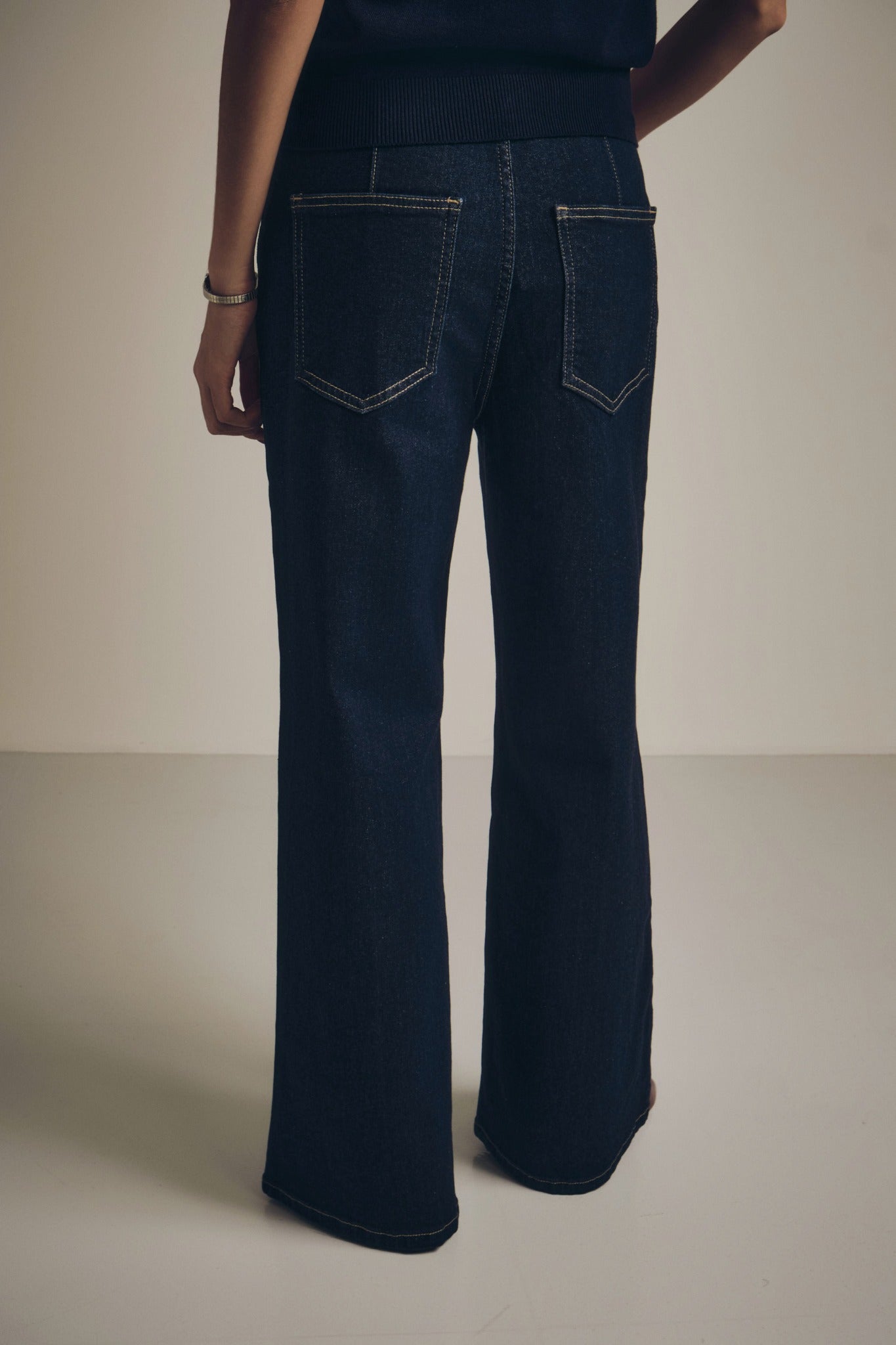 Straight-Leg Mainline Jeans for Women - gallery