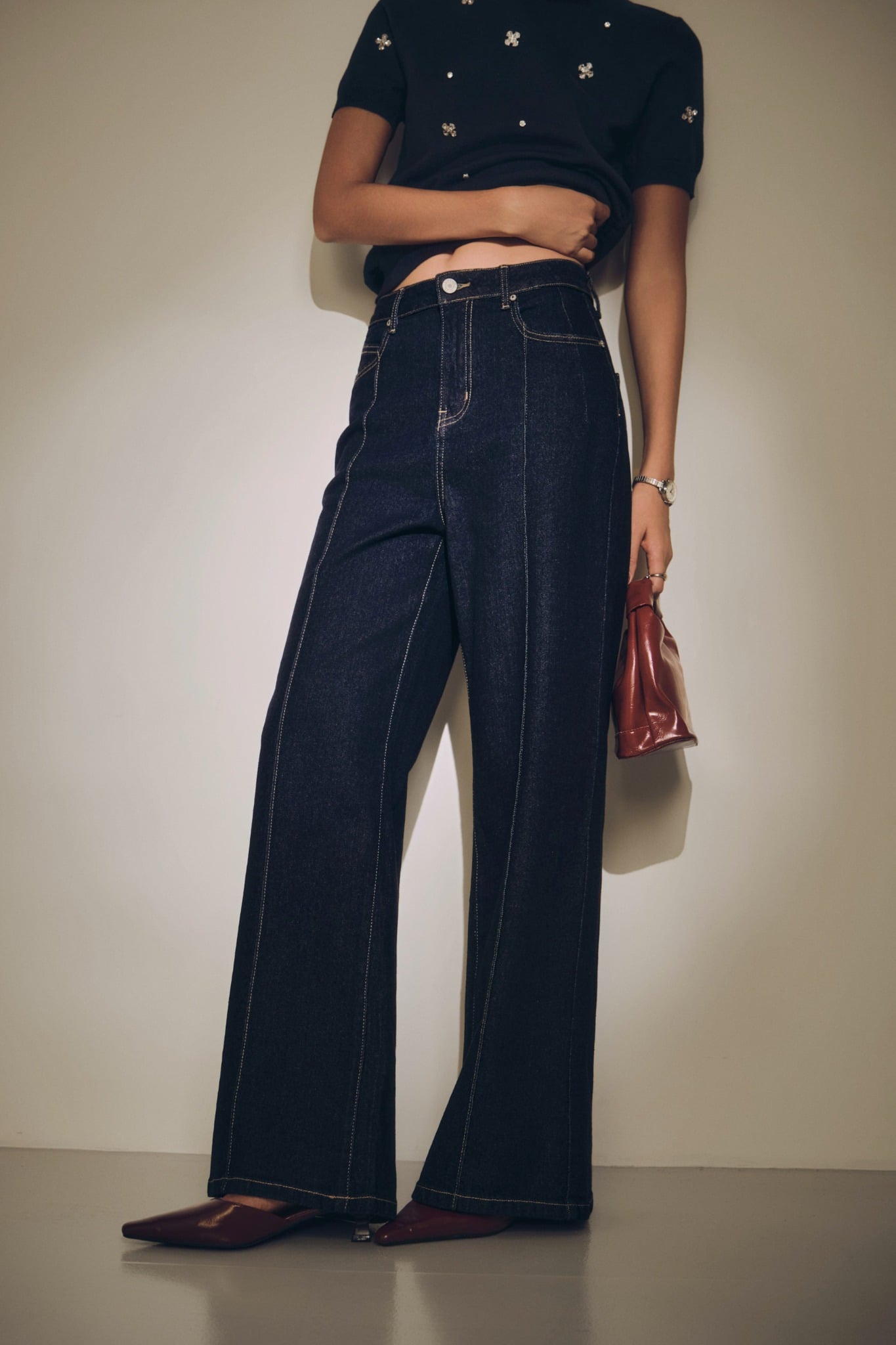 Straight-Leg Mainline Jeans for Women - gallery
