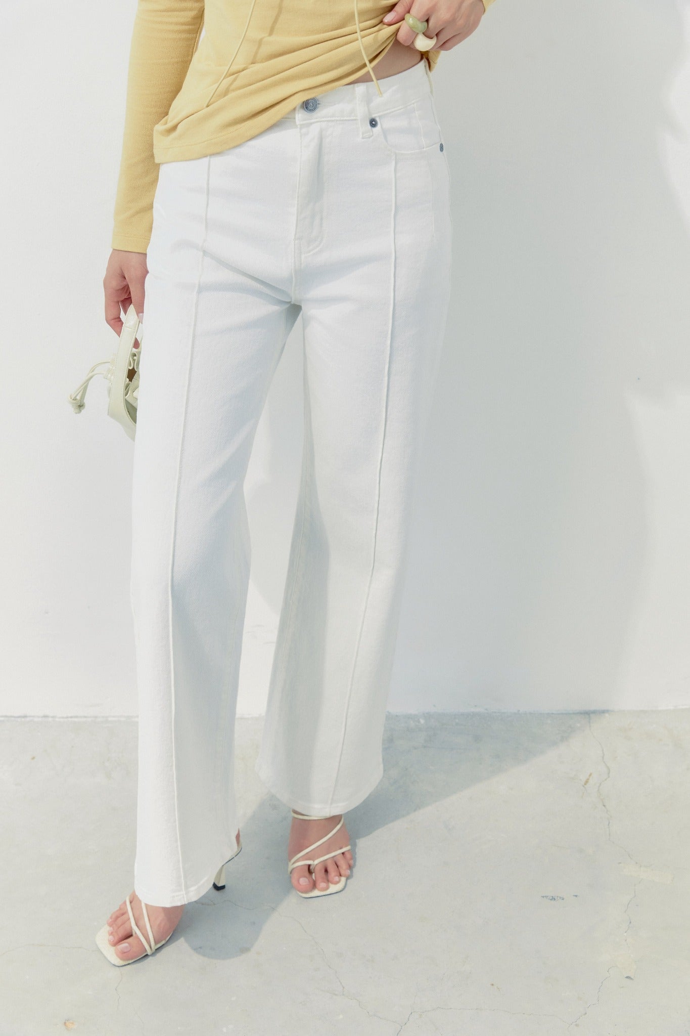 Straight-Leg Mainline Jeans for Women - gallery