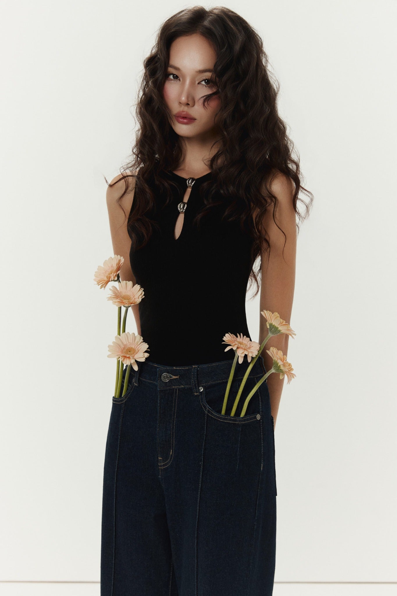 Straight-Leg Mainline Jeans for Women - gallery