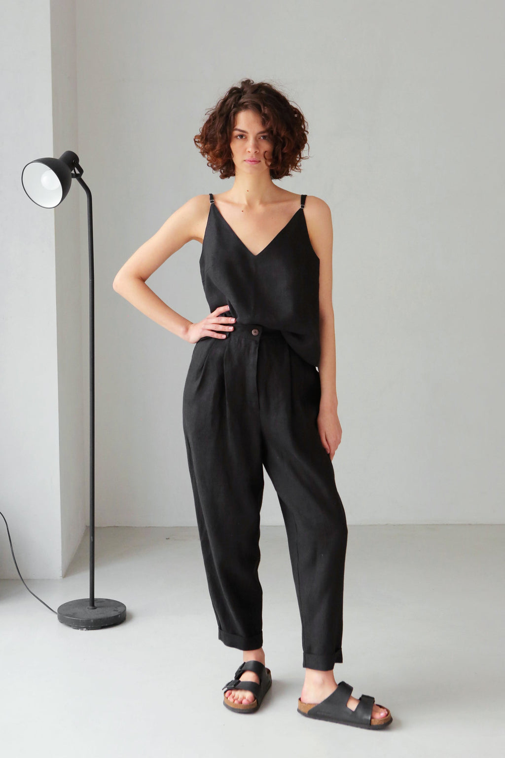 Linen V-Neck Tank Top Camellia in Black for Women - gallery