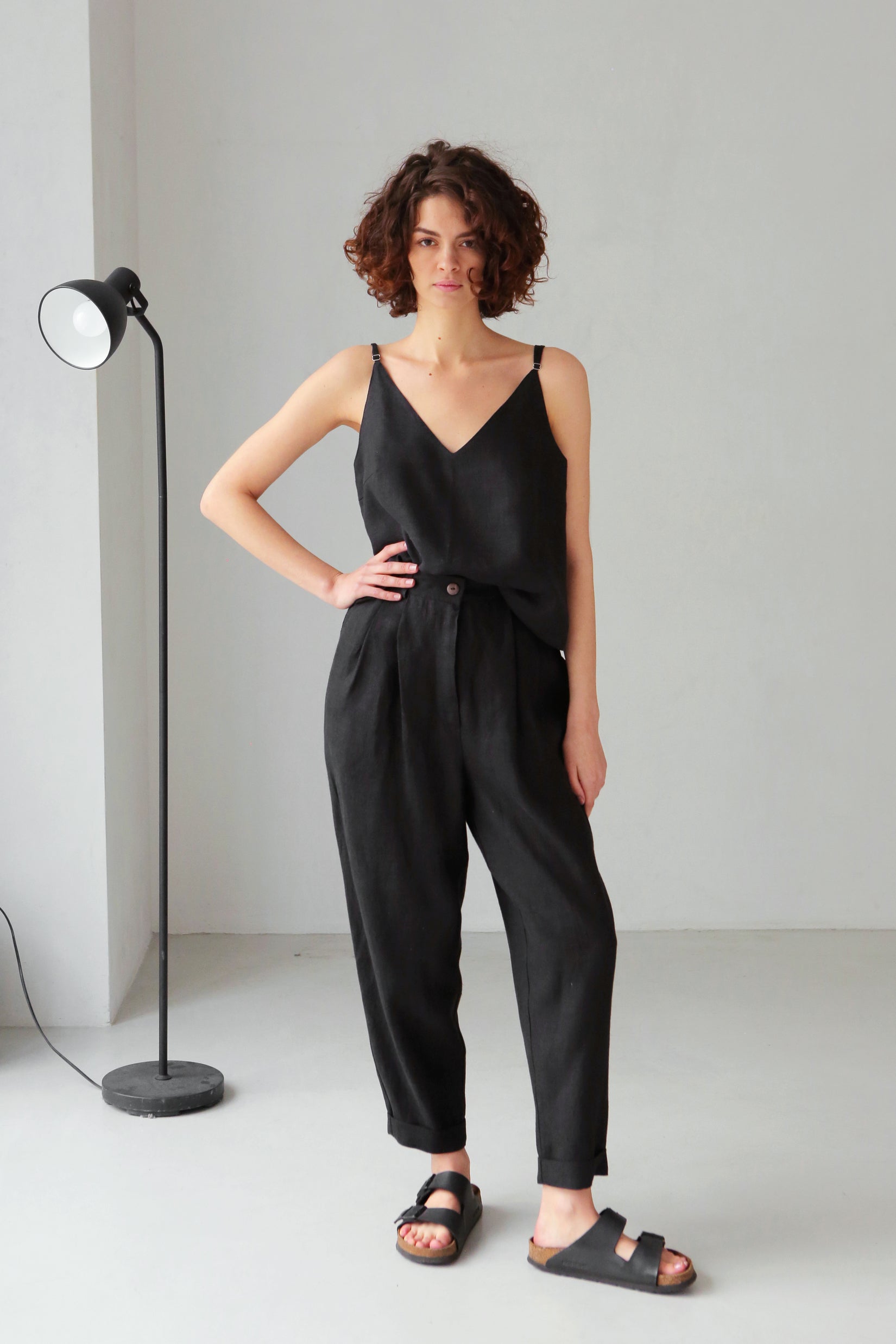 Linen V-Neck Tank Top Camellia in Black for Women - gallery