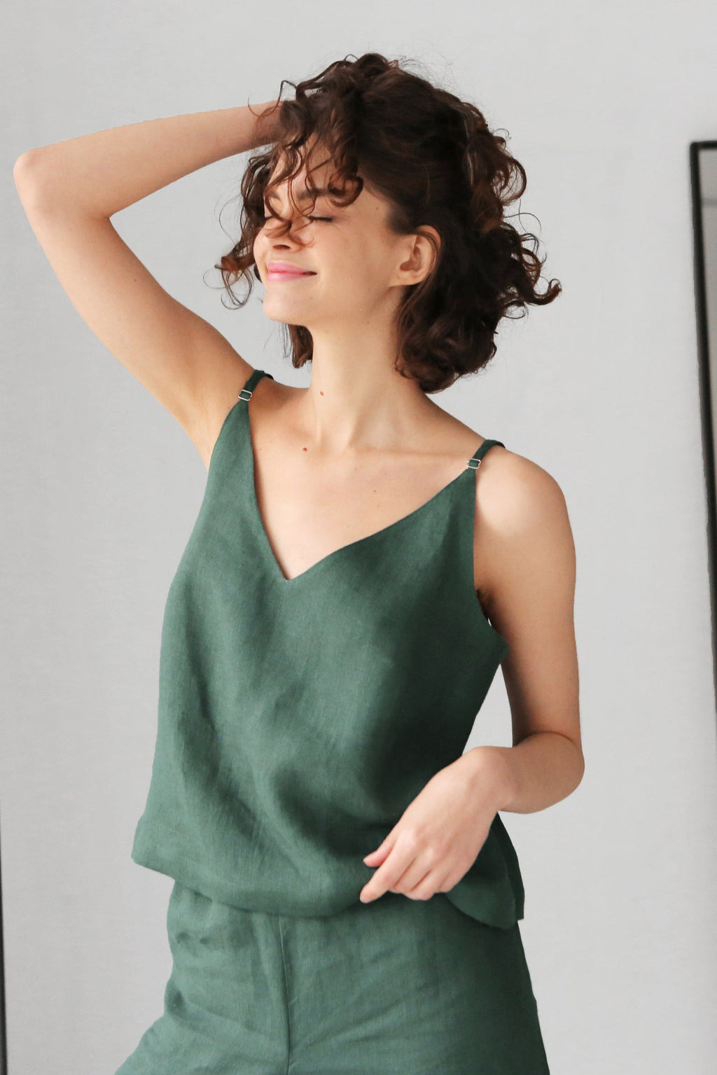 Linen V-Neck Tank Top Camellia in Green for Women - gallery
