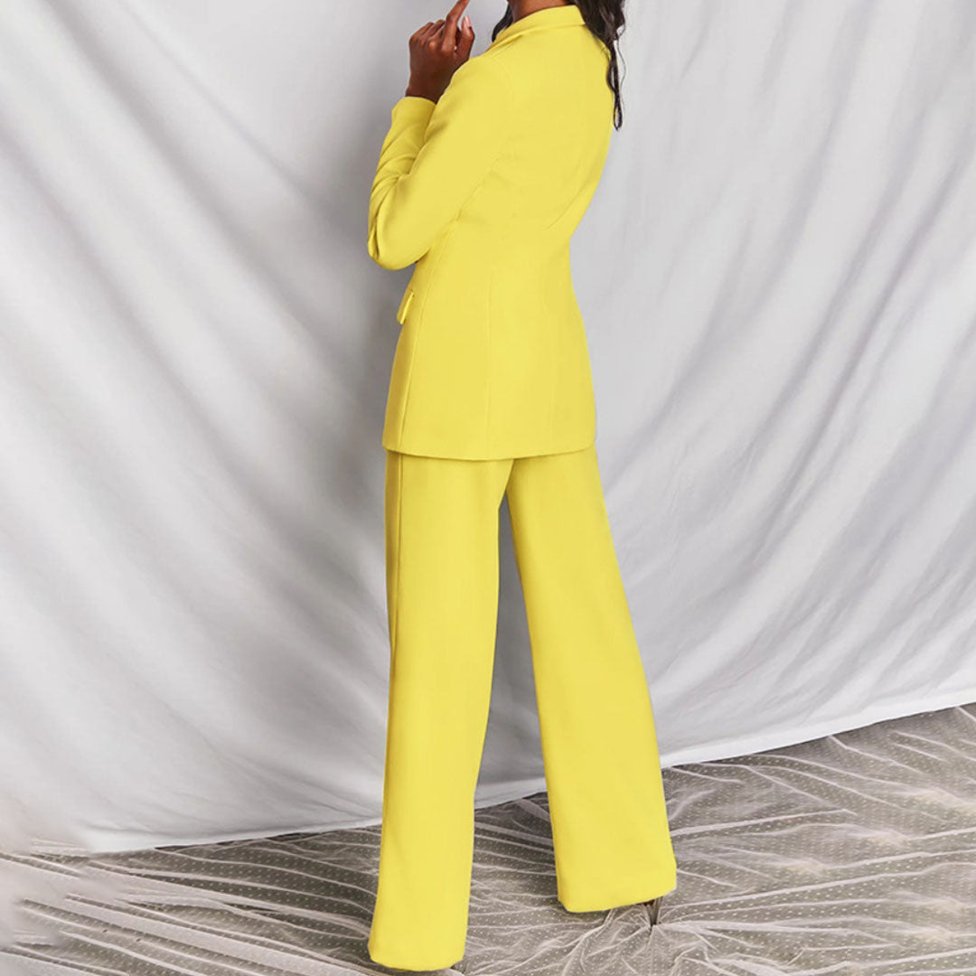 Hayley - Chic Women's Two-Piece Blazer and Trouser Ensemble