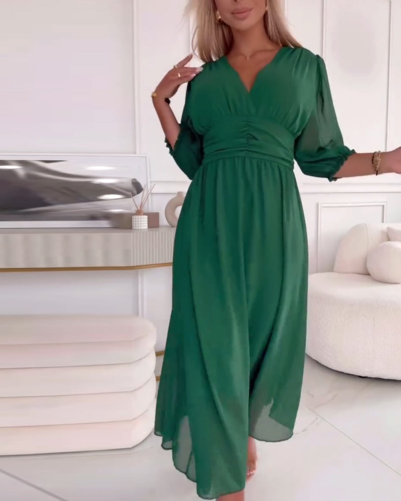 Solid Color Dress with Heart-Shaped Neckline