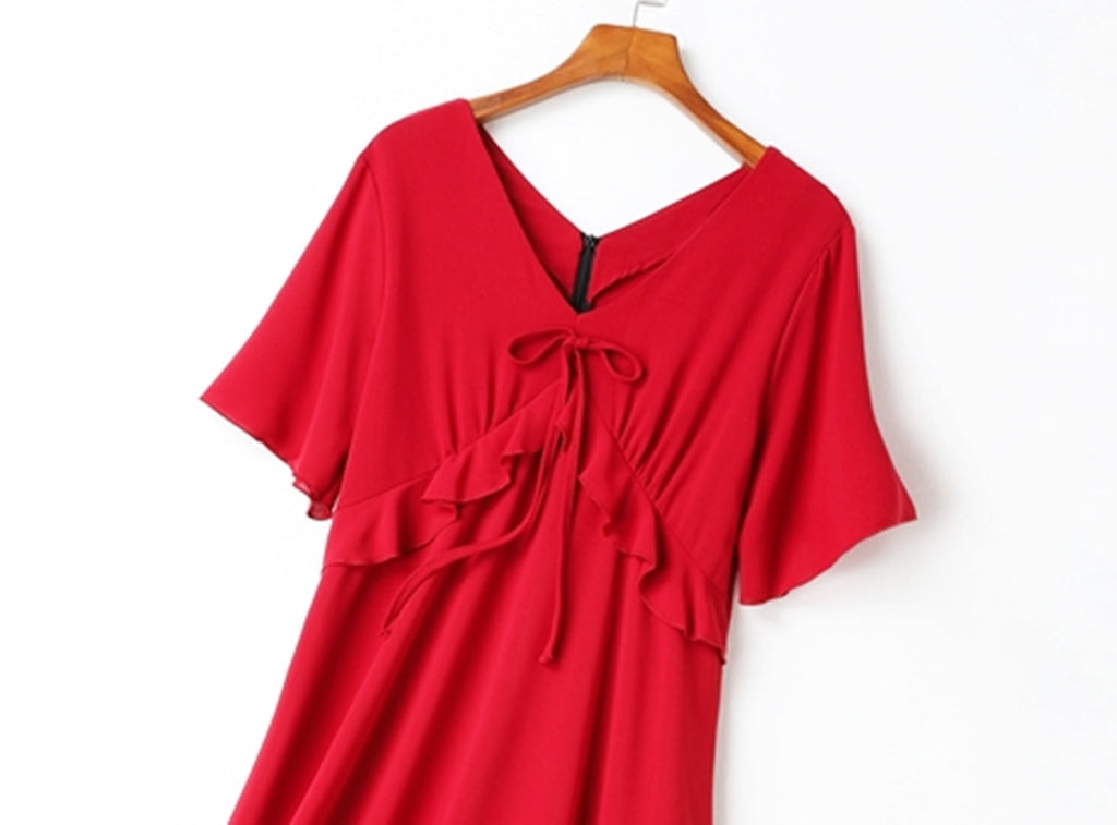 Cella Plus Size V Neck Ribbon Swing Short Sleeve Midi Dress — gallery