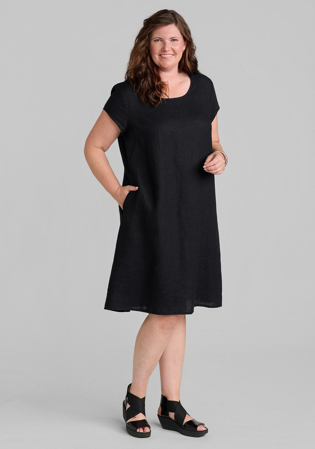 Pleat Back Scoop-Neck Linen Dress for Women - Black