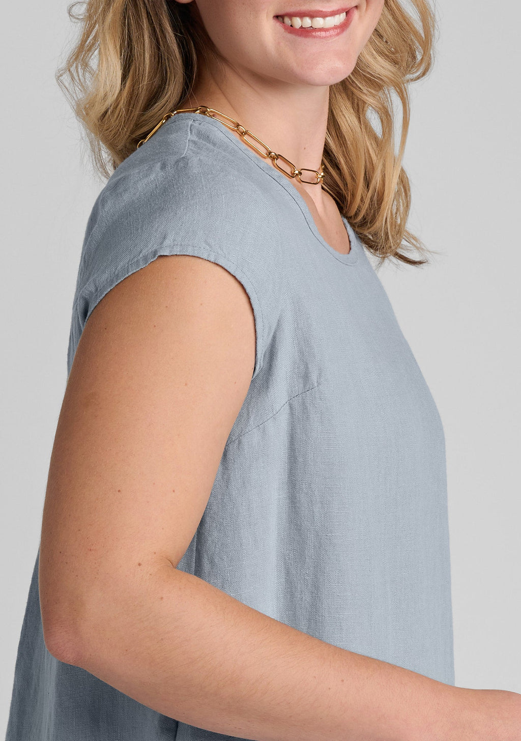 Pleat Back Scoop-Neck Linen Dress for Women - gallery