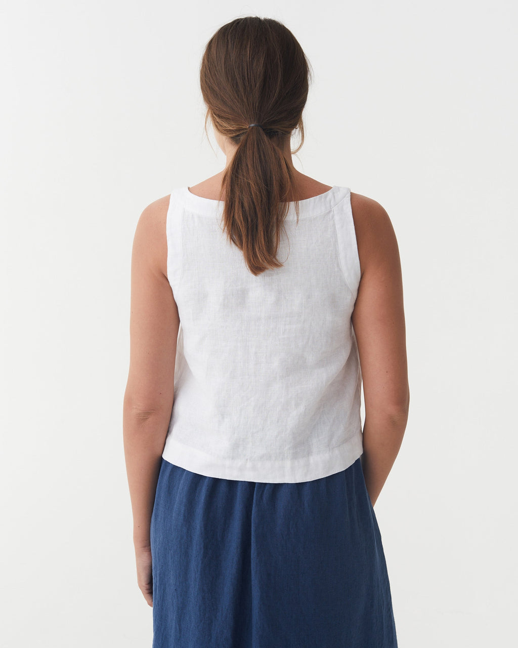 Sleeveless Linen Top Douro in White - gallery