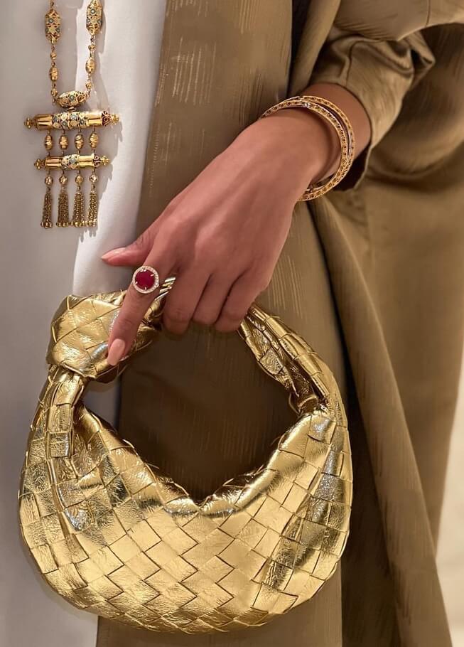 Stylish Woven Handbag