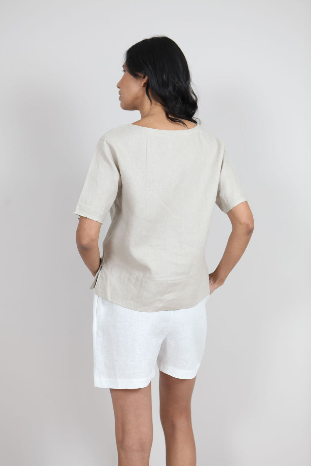 Sallie Linen Top | V-Neck Top — gallery